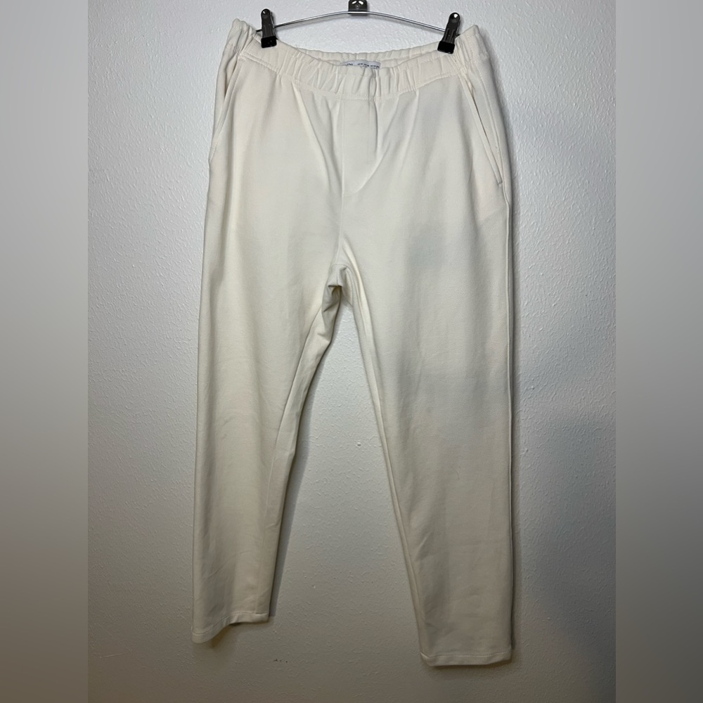 Cream colored linen style pants. Never worn but no tags